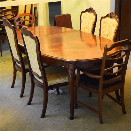 Thomasville Walnut Dining Table with Two Leaves and Six Chairs