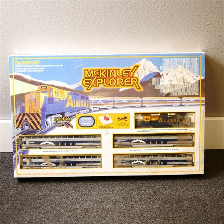 Bachmann McKinley Explorer HO Scale Electric Model Train Kit