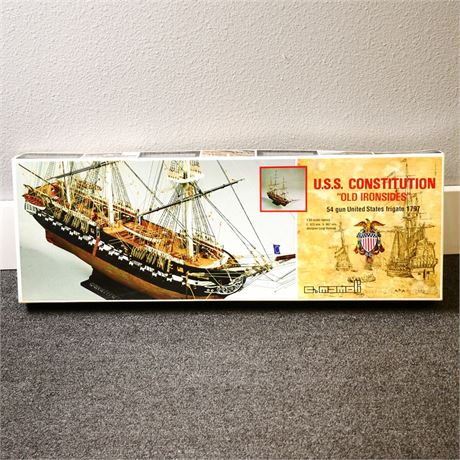 Mamoli U.S.S. Constitution 1:93 Scale Model Kit