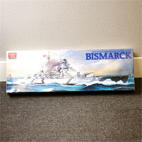 Minicraft Academy 1:350 Scale Bismarck Model Kit