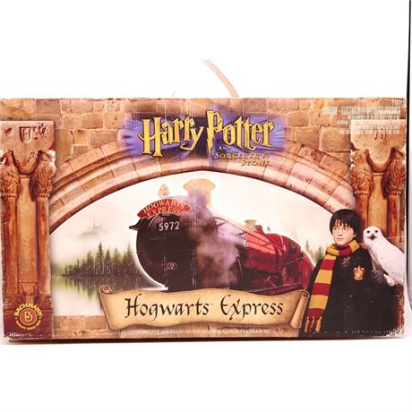 Harry Potter and the Sorcerer's Stone Hogwarts Express HO/OO Scale Train Set