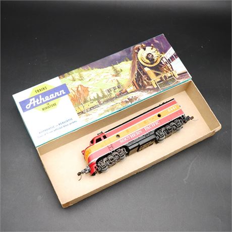 Athearn HO Scale Southern Pacific Daylight F-7A Diesel Locomotive
