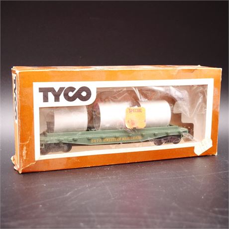 Tyco HO Scale Western Maryland Flat Bed Car w/Pipe Load 2475
