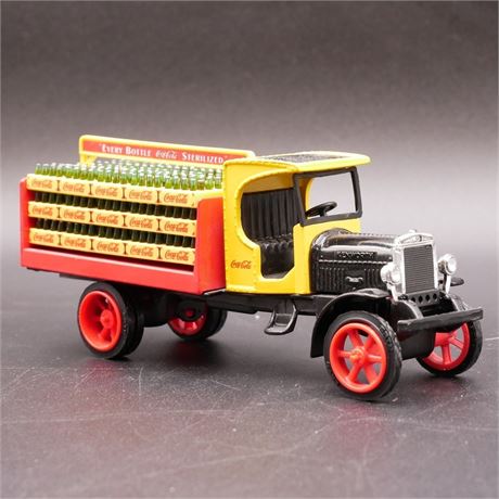 ERTL Die-Cast Scale Model 1927 Coca-Cola Kenworth Delivery Truck Bank with Key