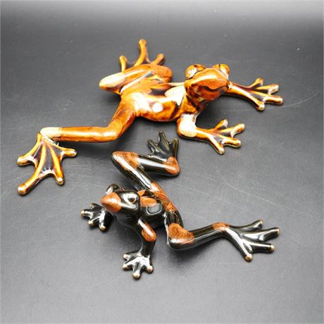 Set of 2 Ceramic Wall Frogs